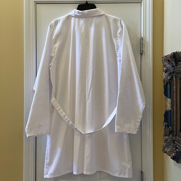 Women's RMF Scrubs Lab Coat White Size M 4-Button, Long Sleeves, Thigh Length - Picture 2 of 5